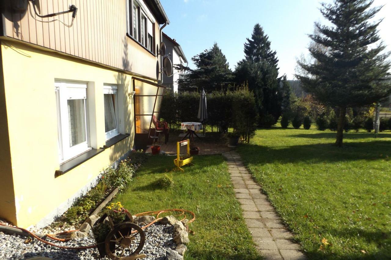 Haus Am Waldesrand Apartamento Tanne Exterior foto
